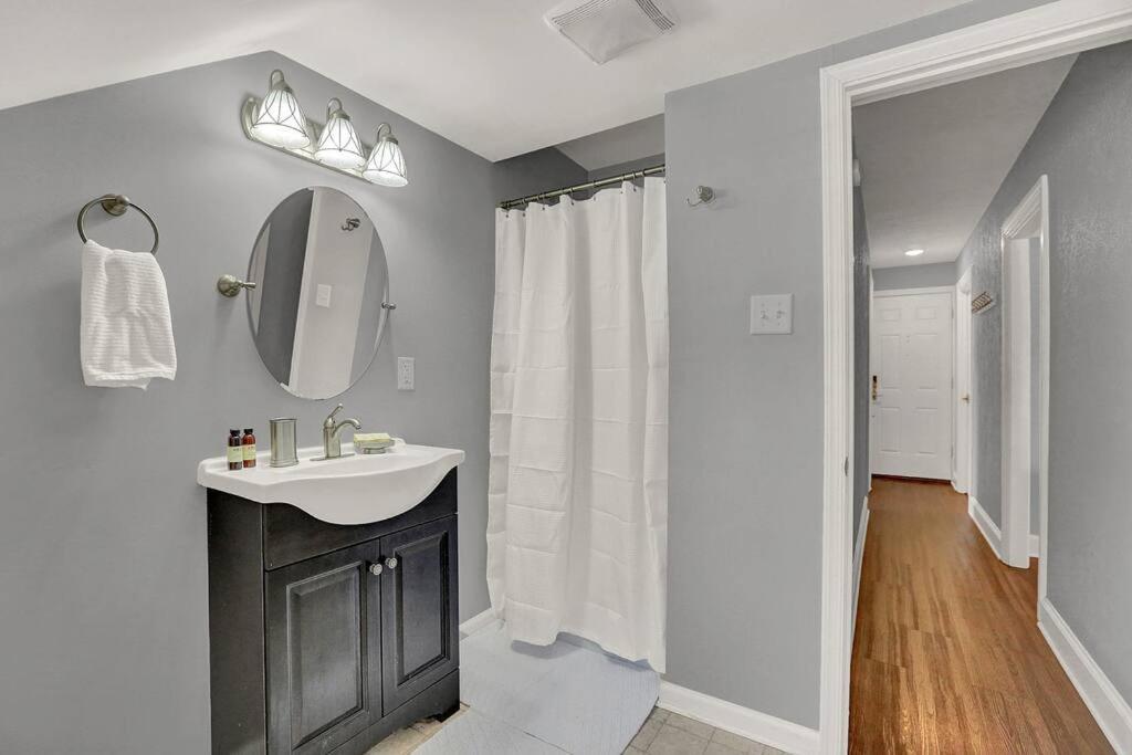 Suites On Seneca - Gorgeous One Bedroom Apartment هاريسبرج المظهر الخارجي الصورة