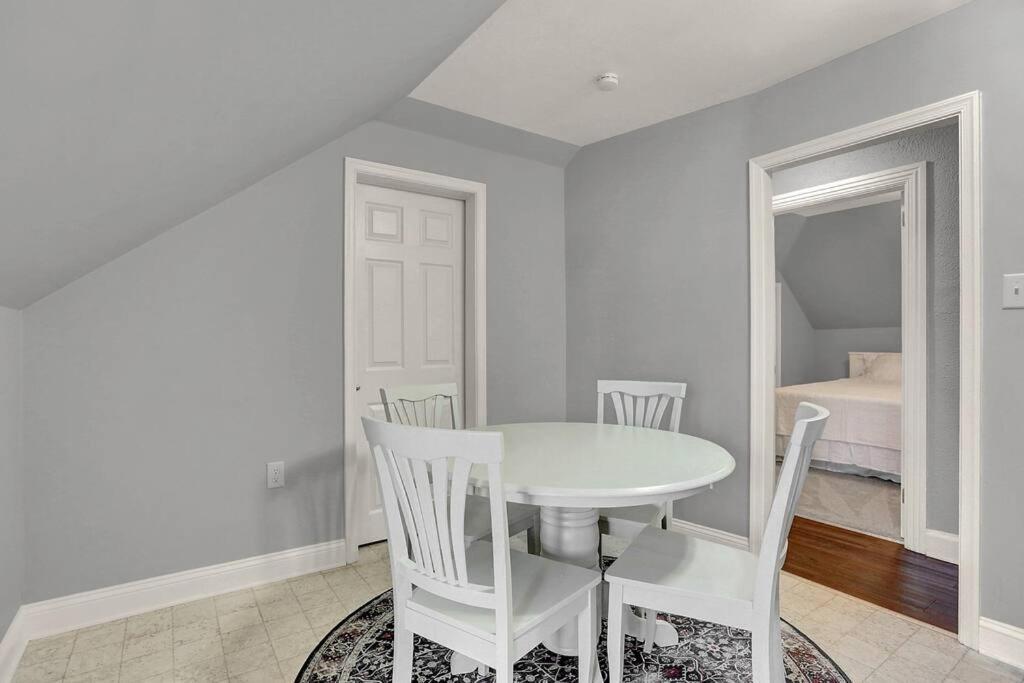 Suites On Seneca - Gorgeous One Bedroom Apartment هاريسبرج المظهر الخارجي الصورة