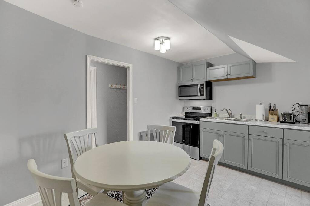 Suites On Seneca - Gorgeous One Bedroom Apartment هاريسبرج المظهر الخارجي الصورة